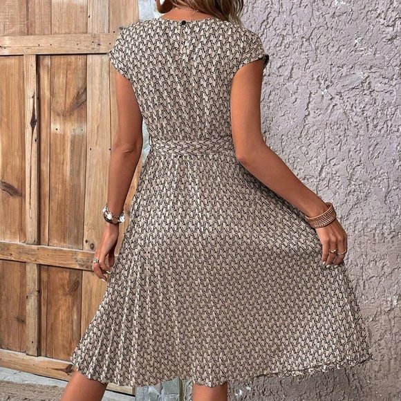 Multicolor Allover Print Batwing Sleeve Belted Dress - Picture 3 of 5